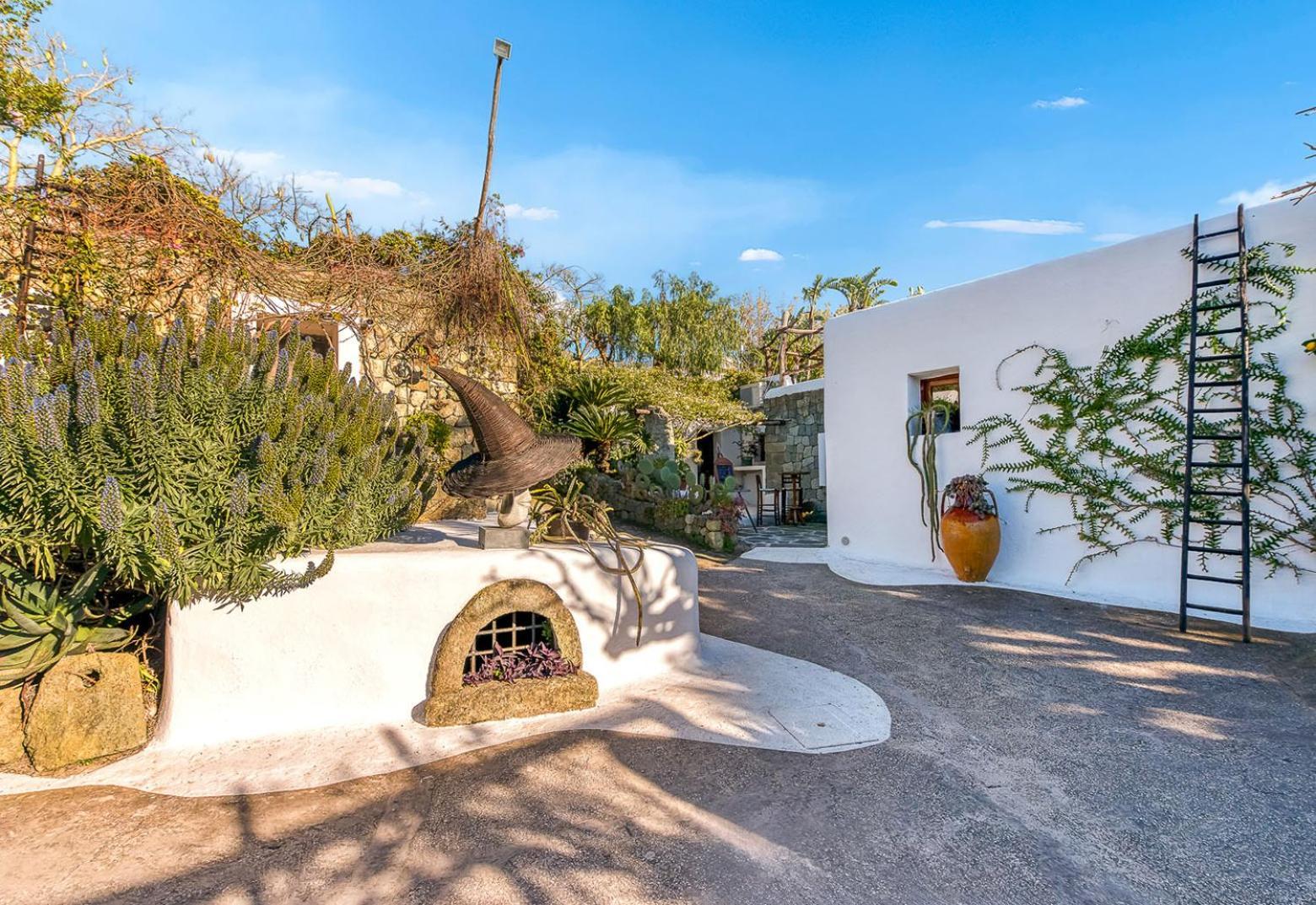 Ravino Secret Retreat
