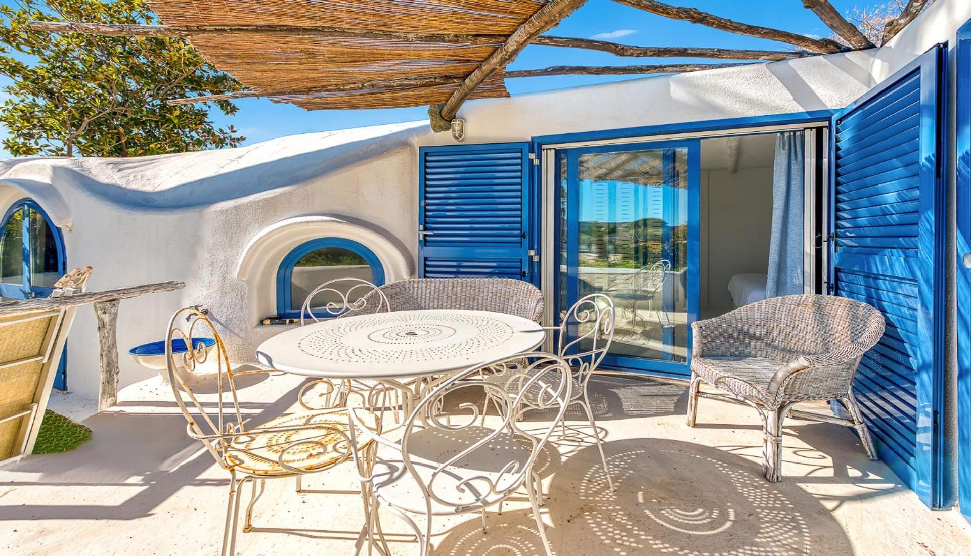 Ravino Secret Retreat