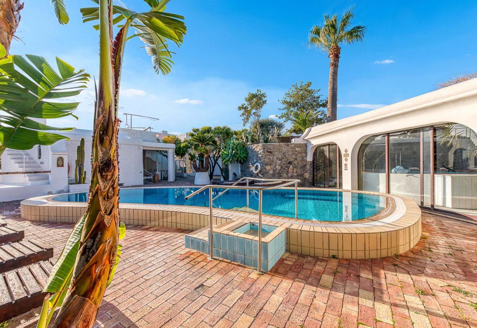 Ravino Secret Retreat Apart-hotel 2*